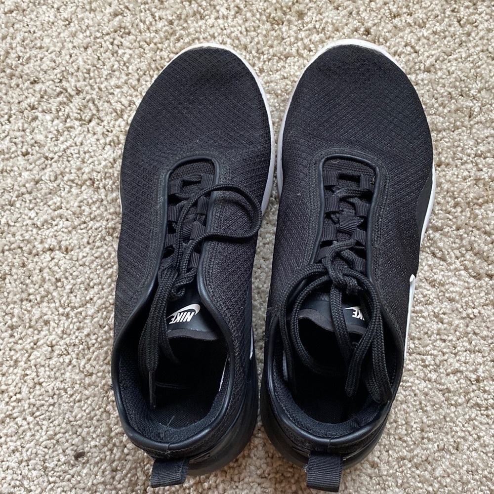 Nike Air Max motion 2